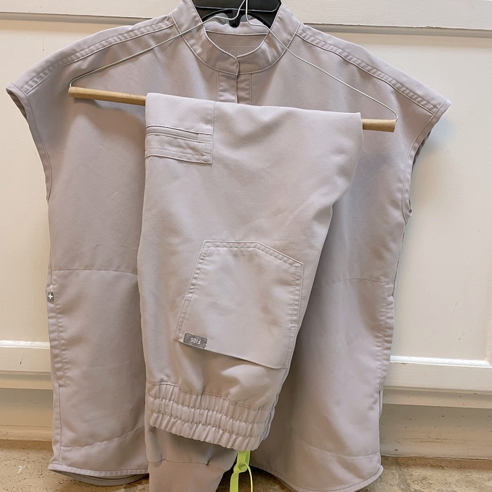 Figs Rafaela Oversized Scrub Top XXS and High Waisted Jogger Scrub Pant XS/P